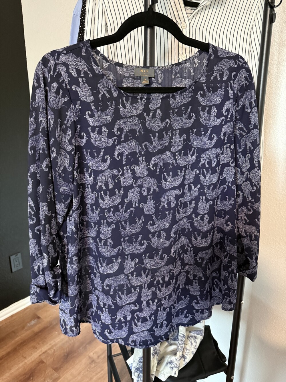 Mix by Hawthorn Navy Blue Elephant Print Roll-Tab Sleeve Blouse (Size Small)